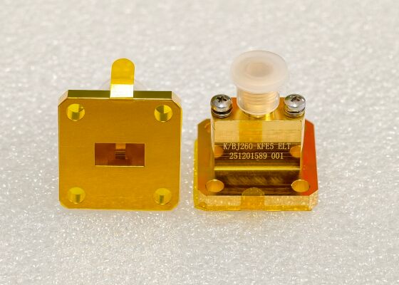 Panduan gelombang ke adaptor koaksial dengan port Panduan gelombang sebagai WR90, WR75, WR60, WR51, WR42, WR34, WR28, WR22, WR19, WR15, WR12, WR10, WRD750, WRD650, WRD500, WRD180 dari 6,5 GHz hingga 145GHz